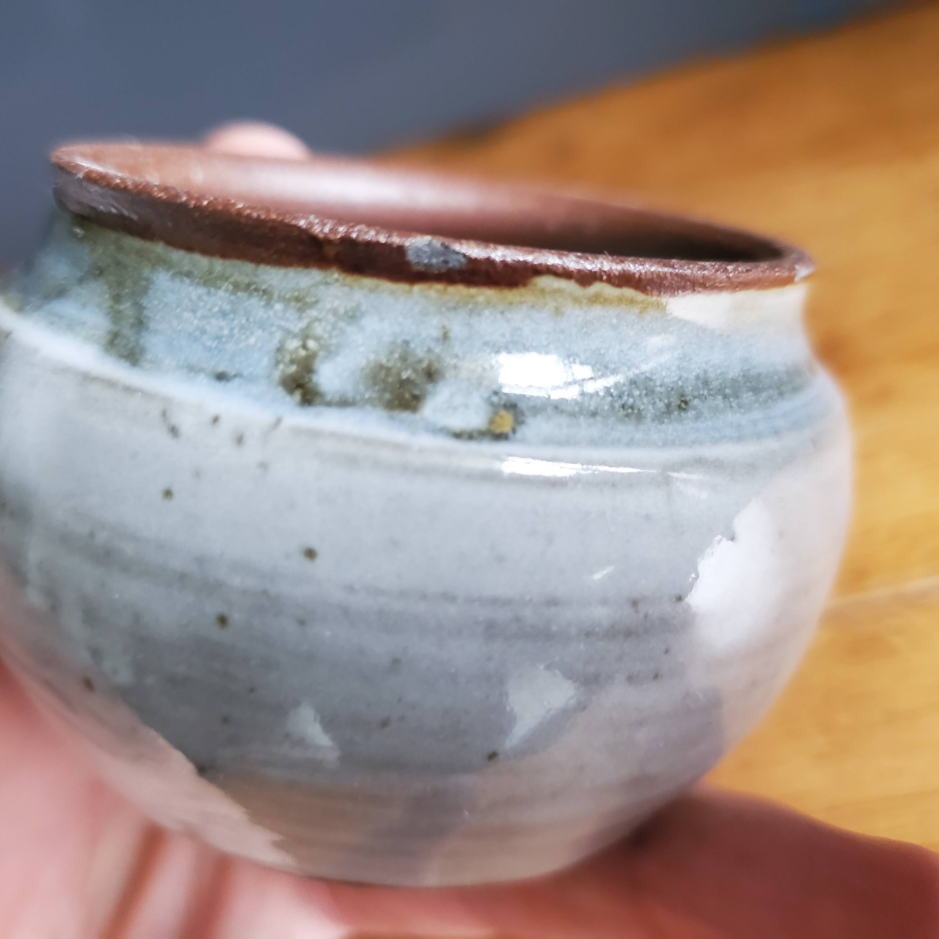 Covered pot in Poncé sandstone signed