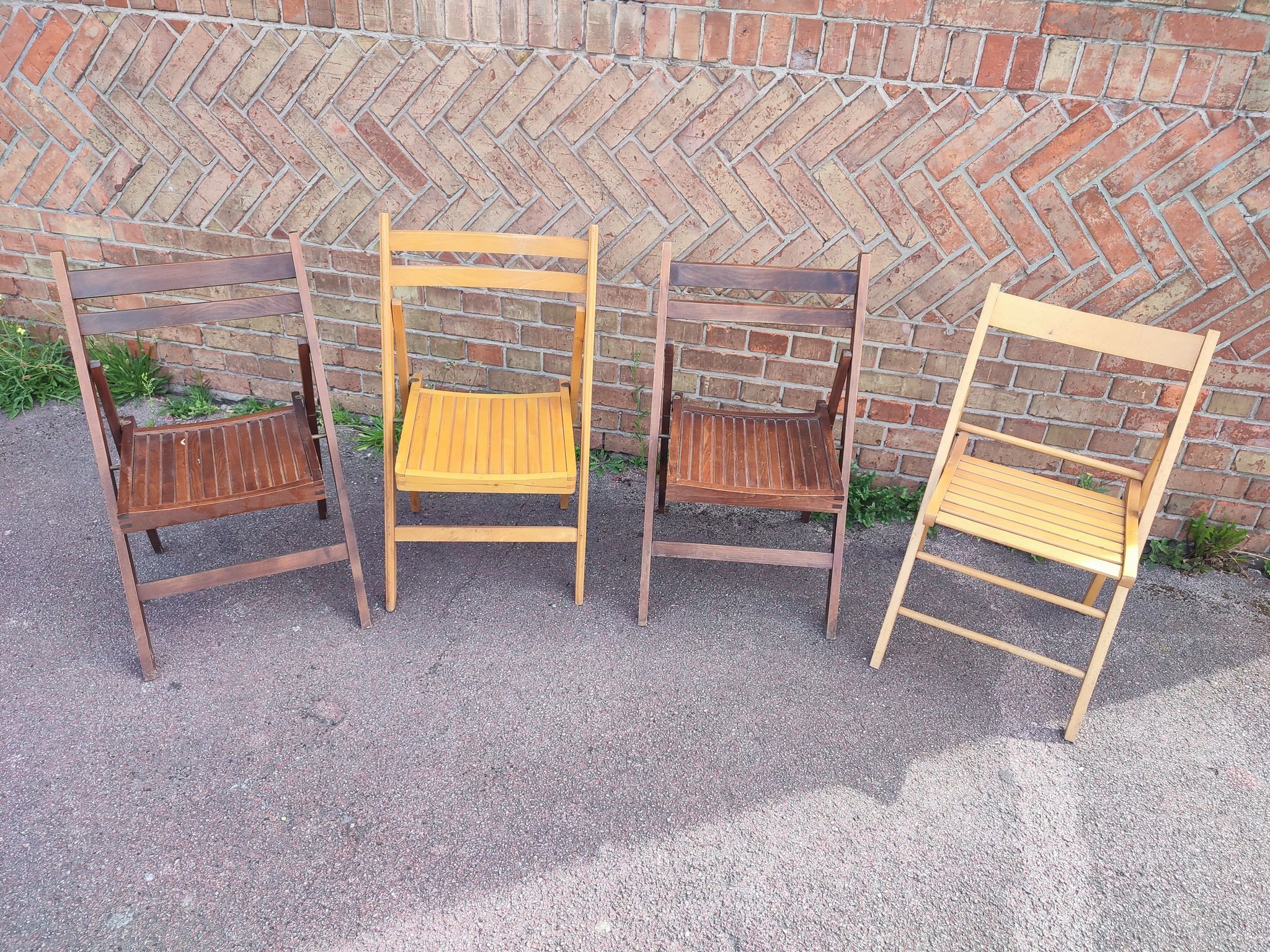 4 folding chairs in vintage teak wood