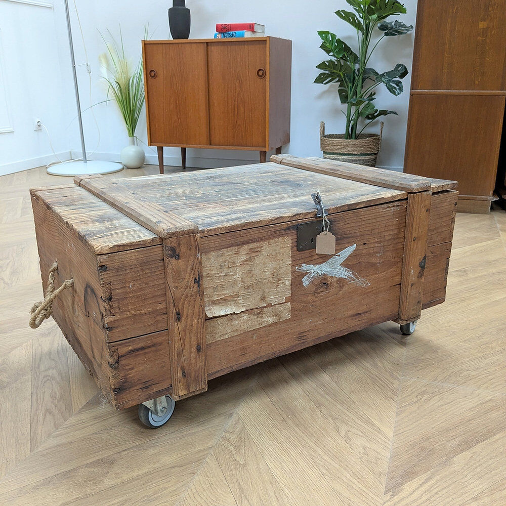 Table basse coffre vintage