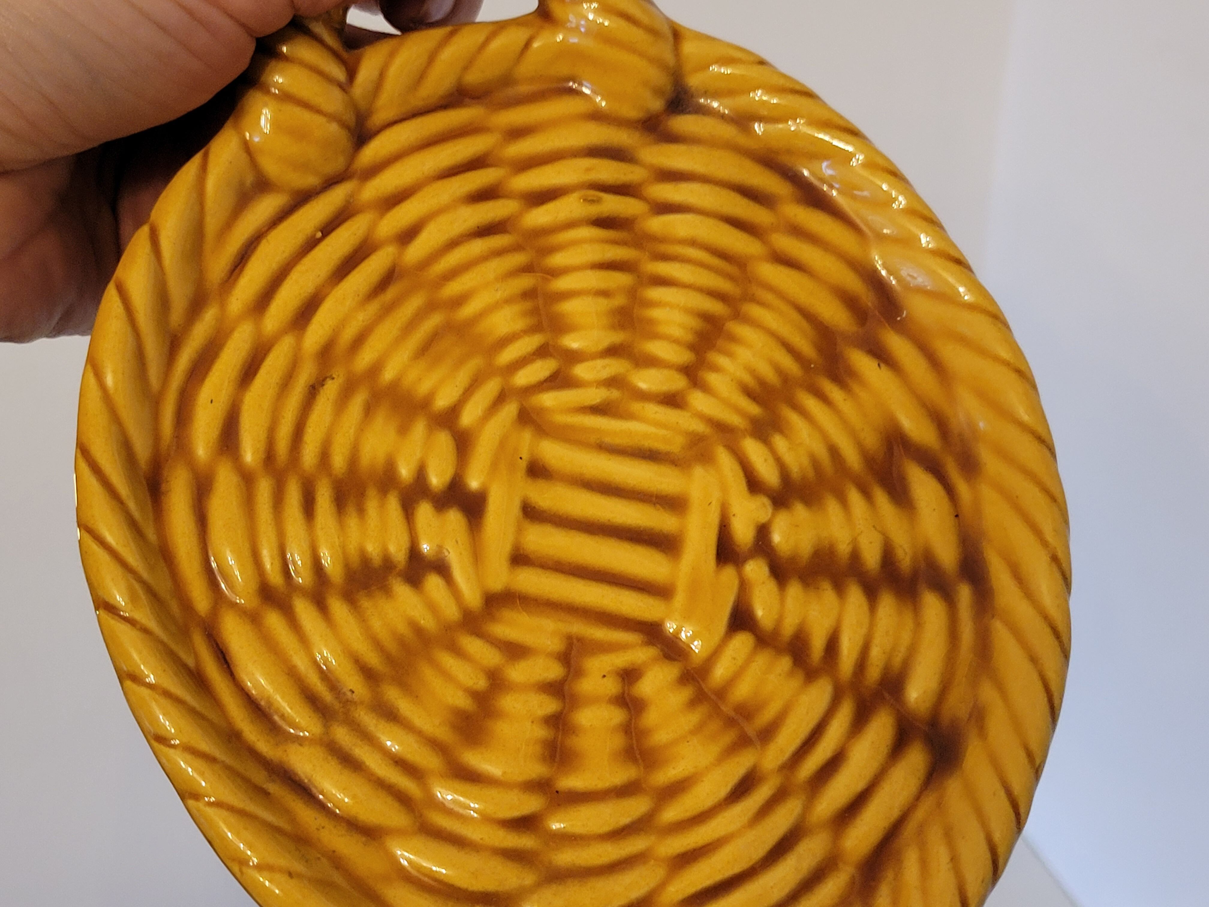 Servant cup or braided ceramic decoration bottle underwear