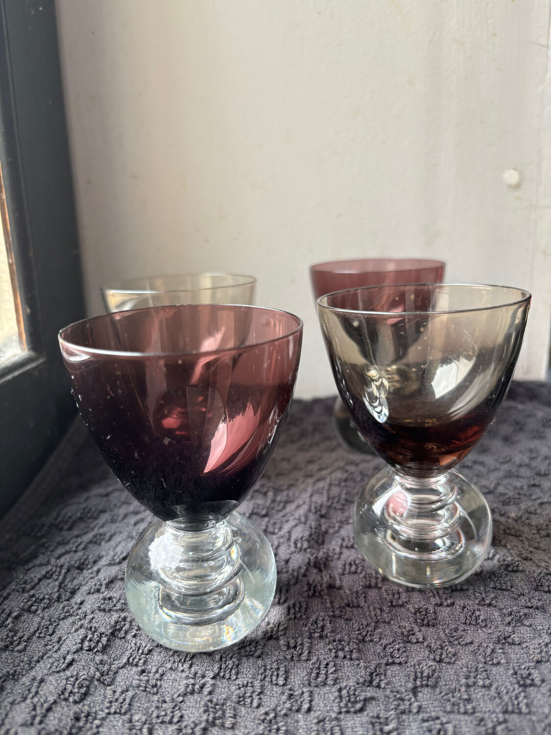 4 glasses of 1950s port