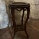 Sellette en bois sculpté, plateau en marbre rose