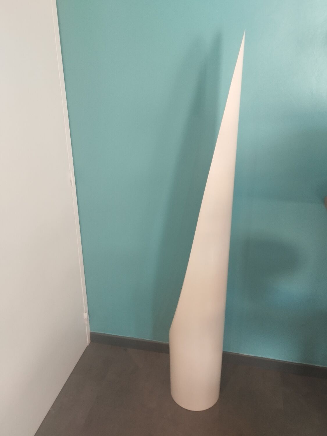 Large mirror lipstick design