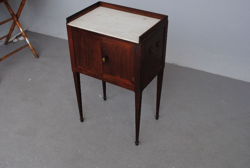 Chevet en acajou fin XVIIIème