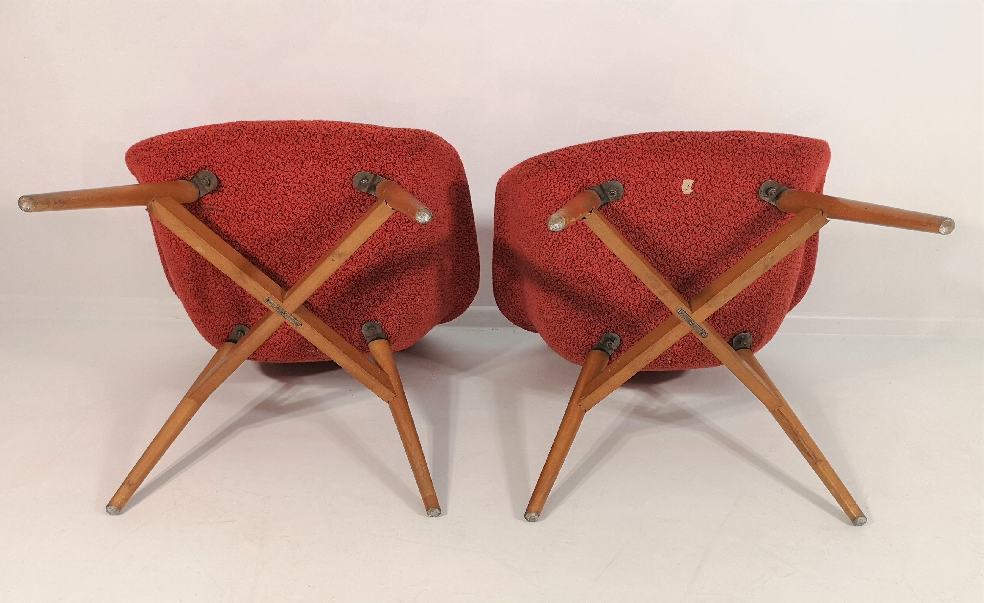 Ensemble de 2 fauteuils coque de Miroslav Navratil, années 1960