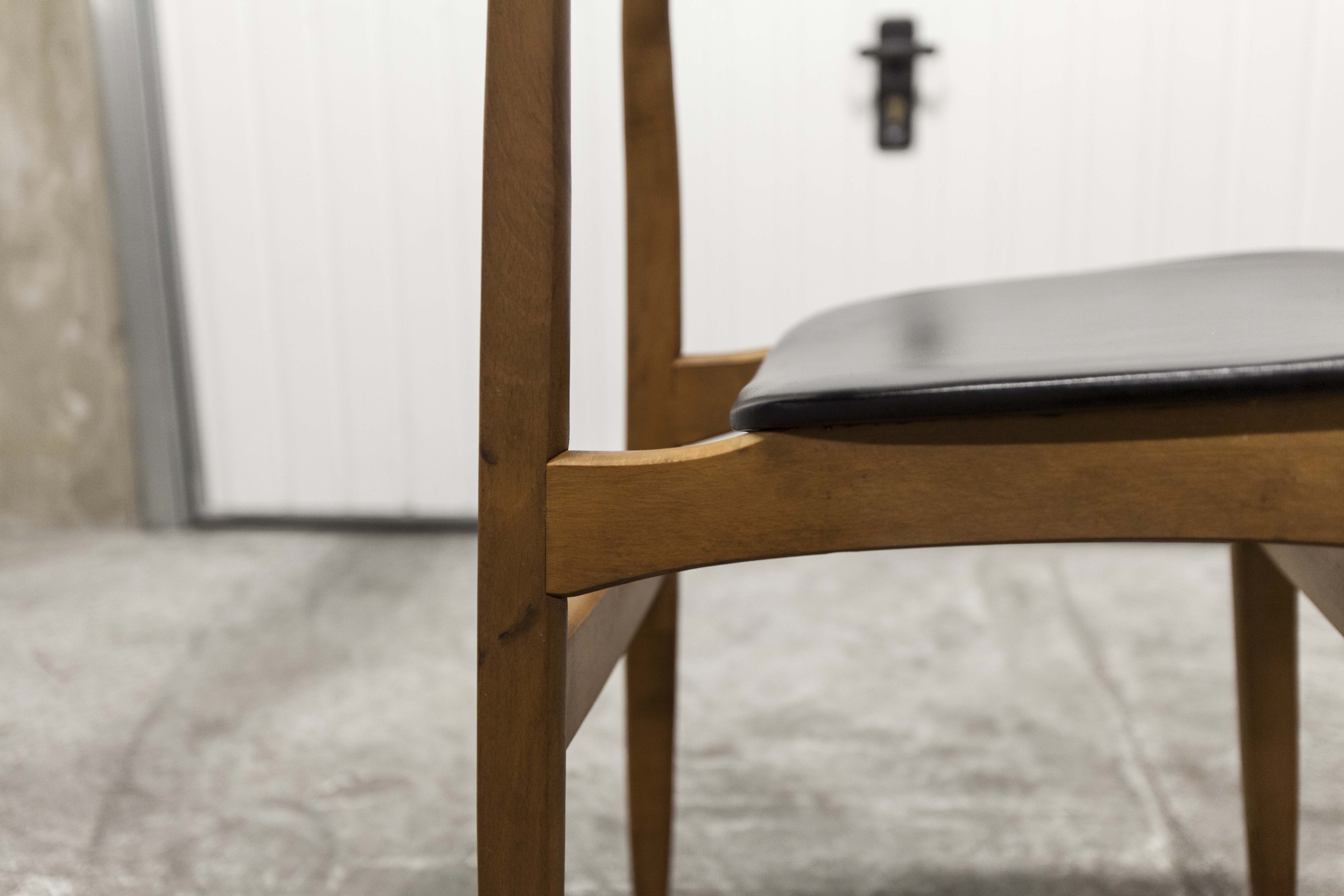 Set of 6 chairs Scandinavian oval back