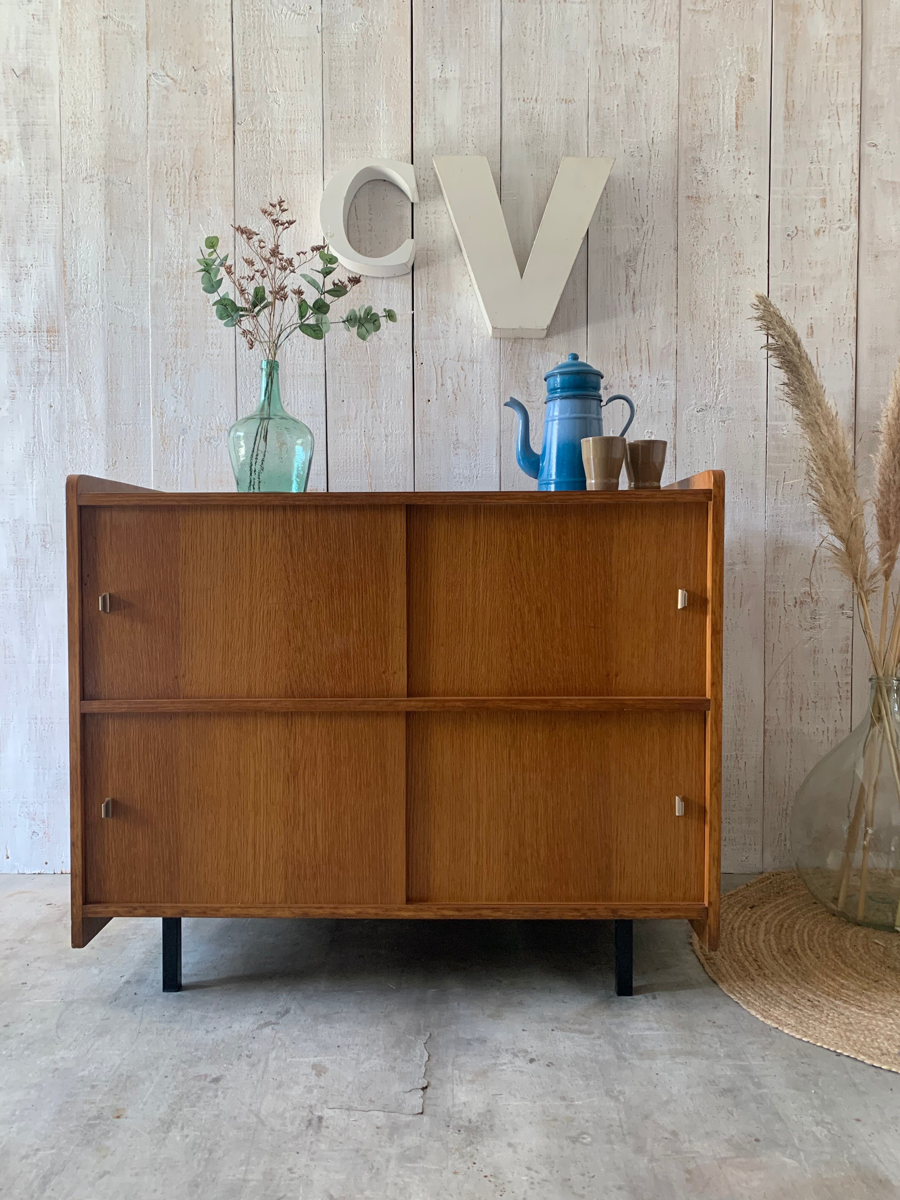 Buffet/modernist enfilade