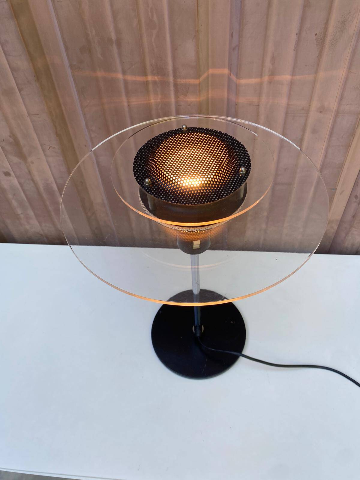Post-modern vintage lamp in black metal and plexiglass from the 1970s.