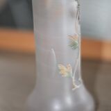 Vase tubulaire hexagonal Art Nouveau verre dépoli émaillé circa 1900-10, catalogue Legras Montjoie