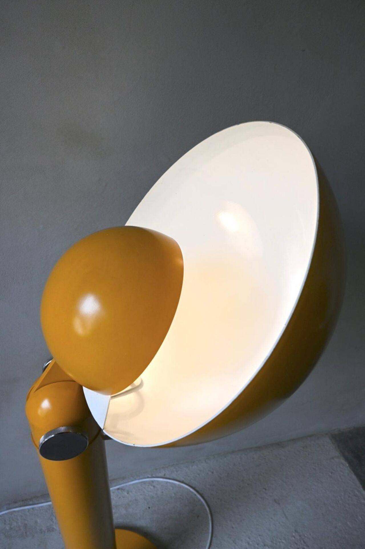 Lampadaire Cuffia par Francesco Buzzi pour Bieffeplast en jaune