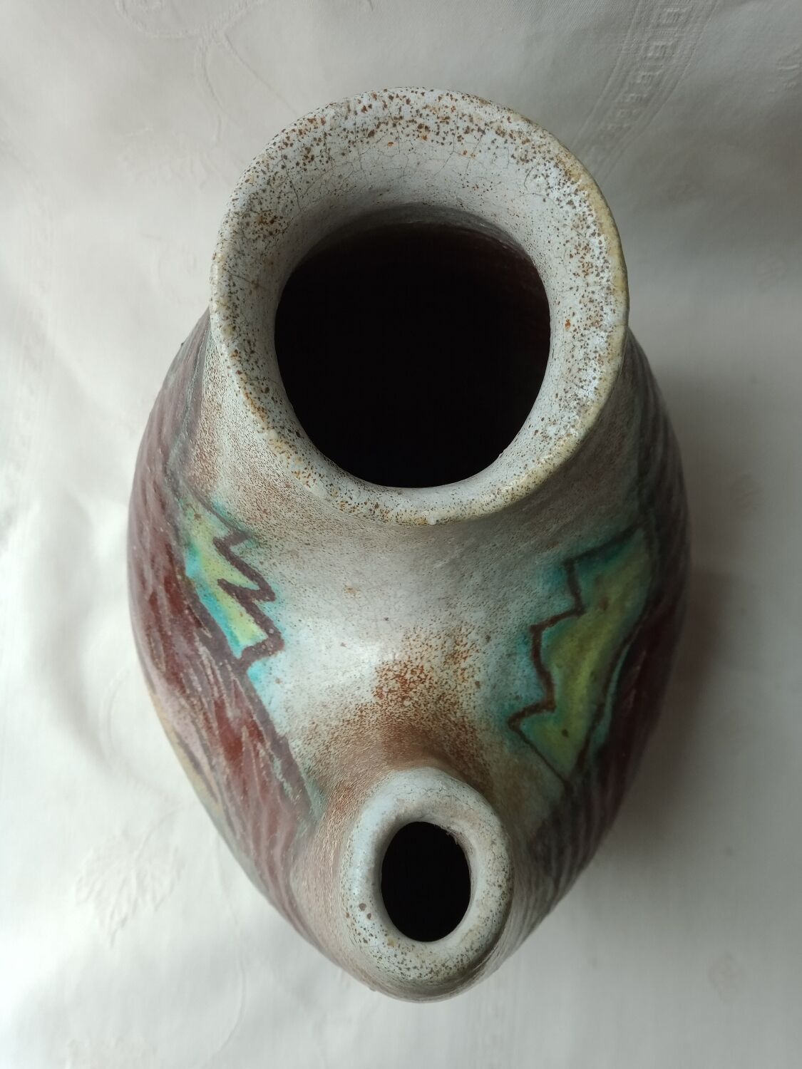 Accolay vase decorated with fish