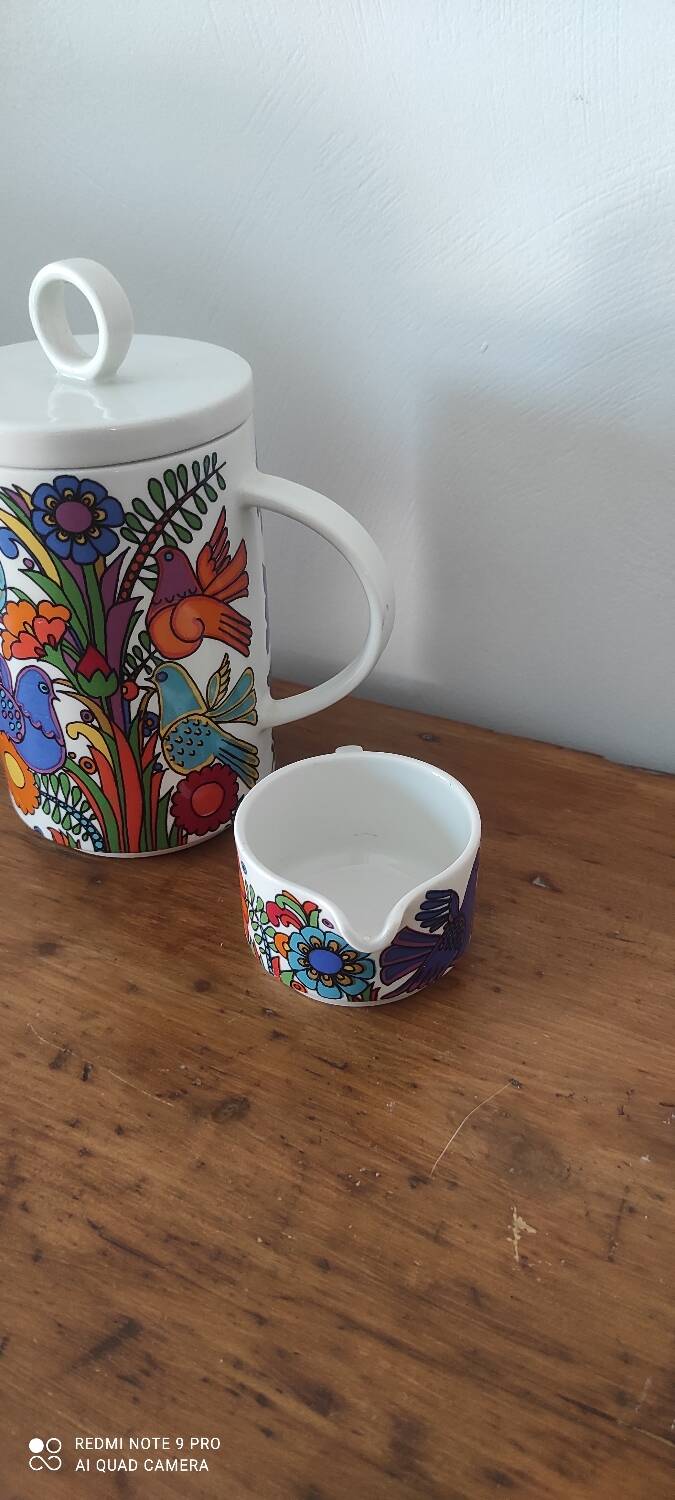 Acapulco coffee maker and milk jug