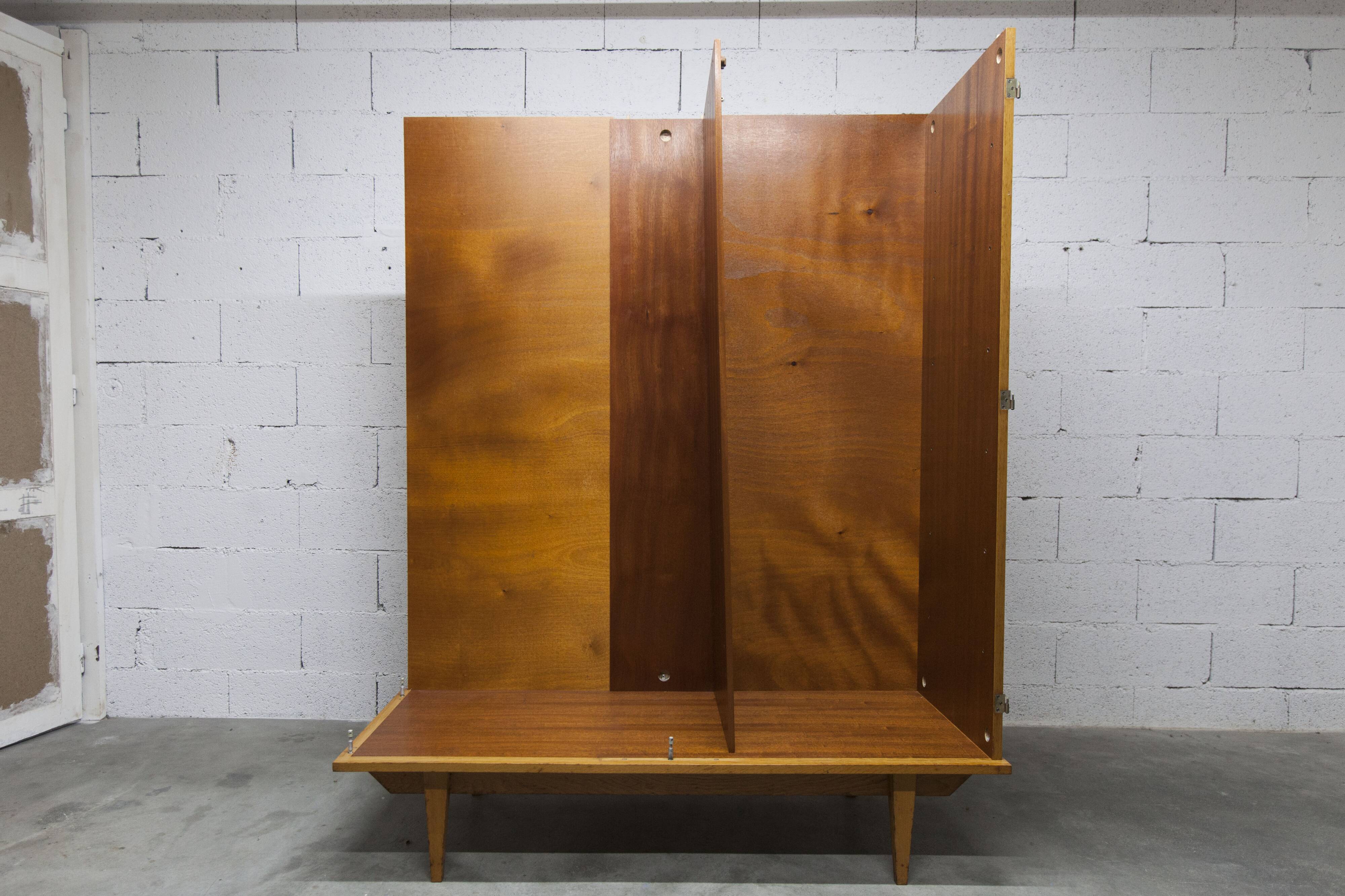 1970 Scandinavian wardrobe with shelves and mirror, 21x126, 2 doors.