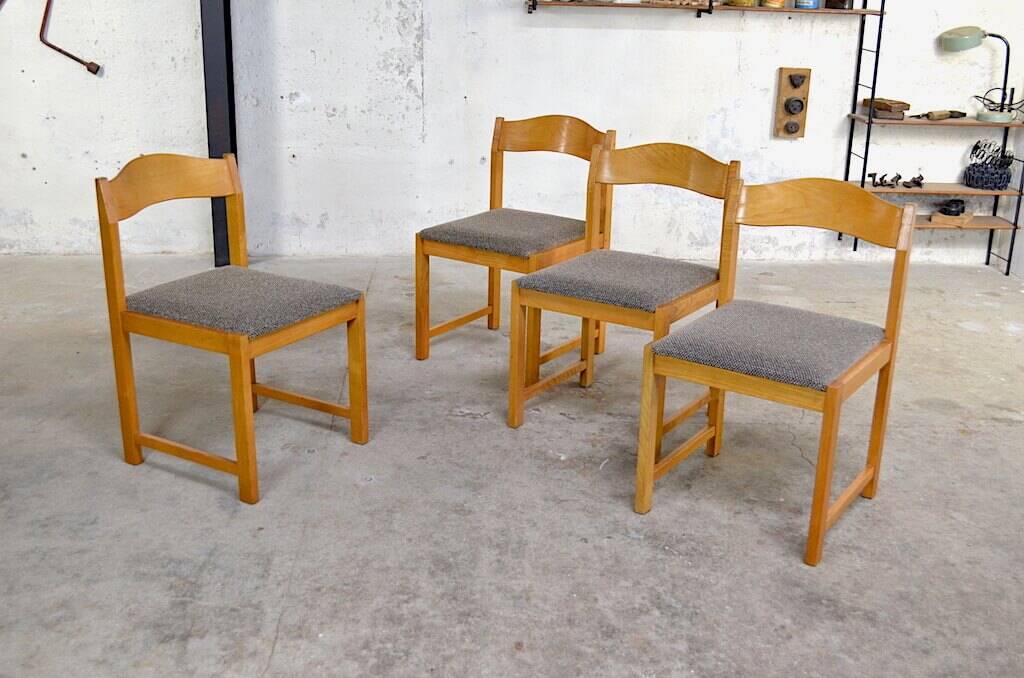 4 Vintage Elm Chairs 1970/1980, 4 seats in solid blond wood