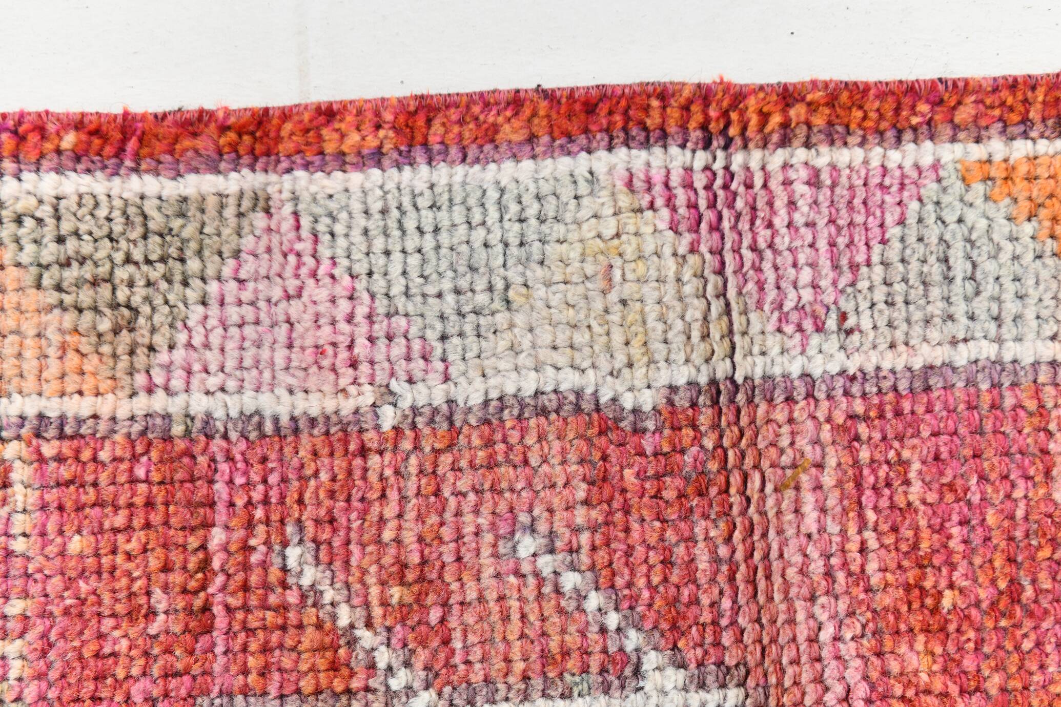 Rare Couloir Vintage Anatolie | Rose & Saumon Tones Runner Rug, 90x370 Cm