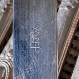 Monogrammed knives