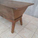 Kneading in walnut and oak 19th