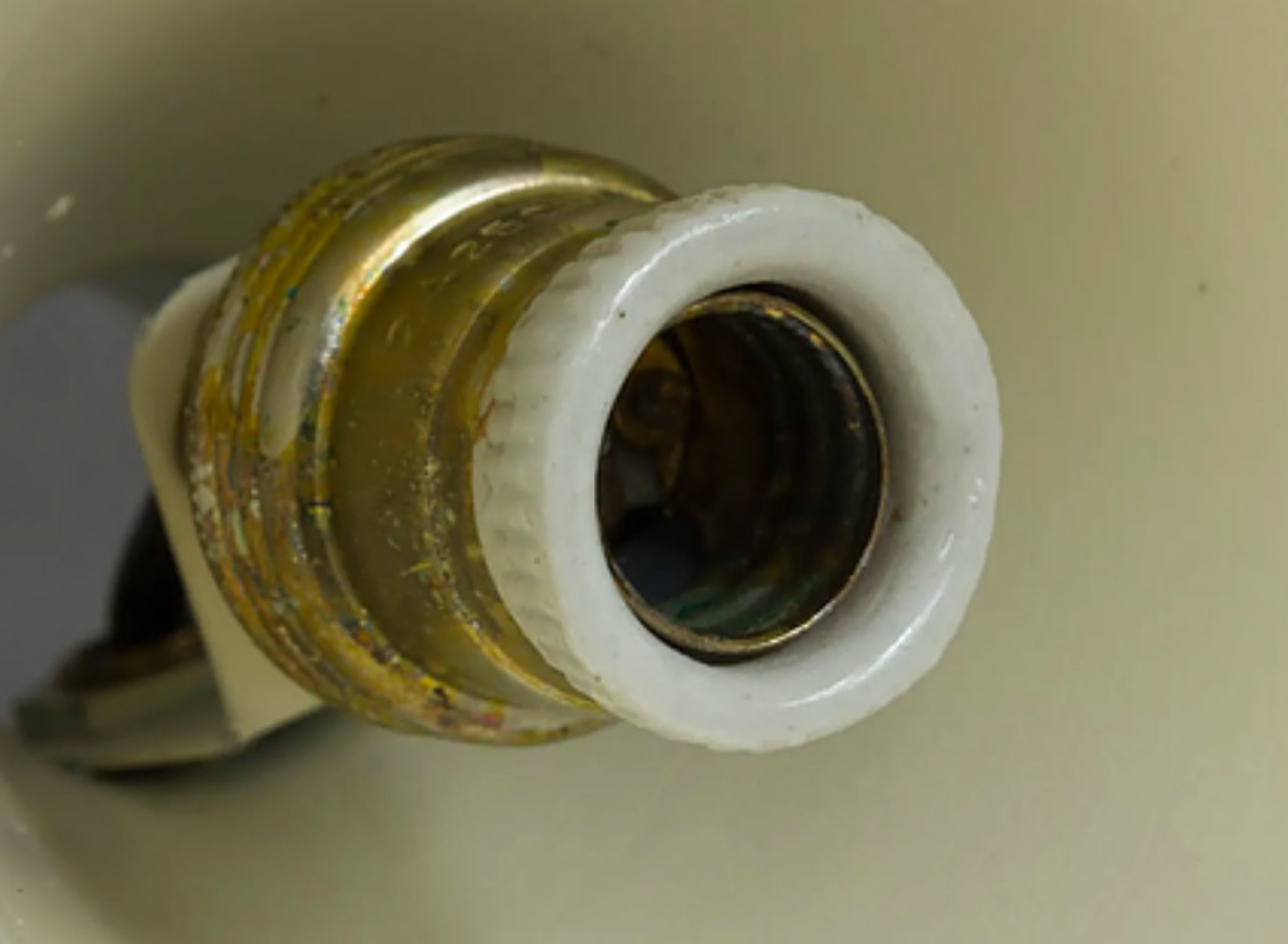 Apply in the style of Italian creations of the 50s