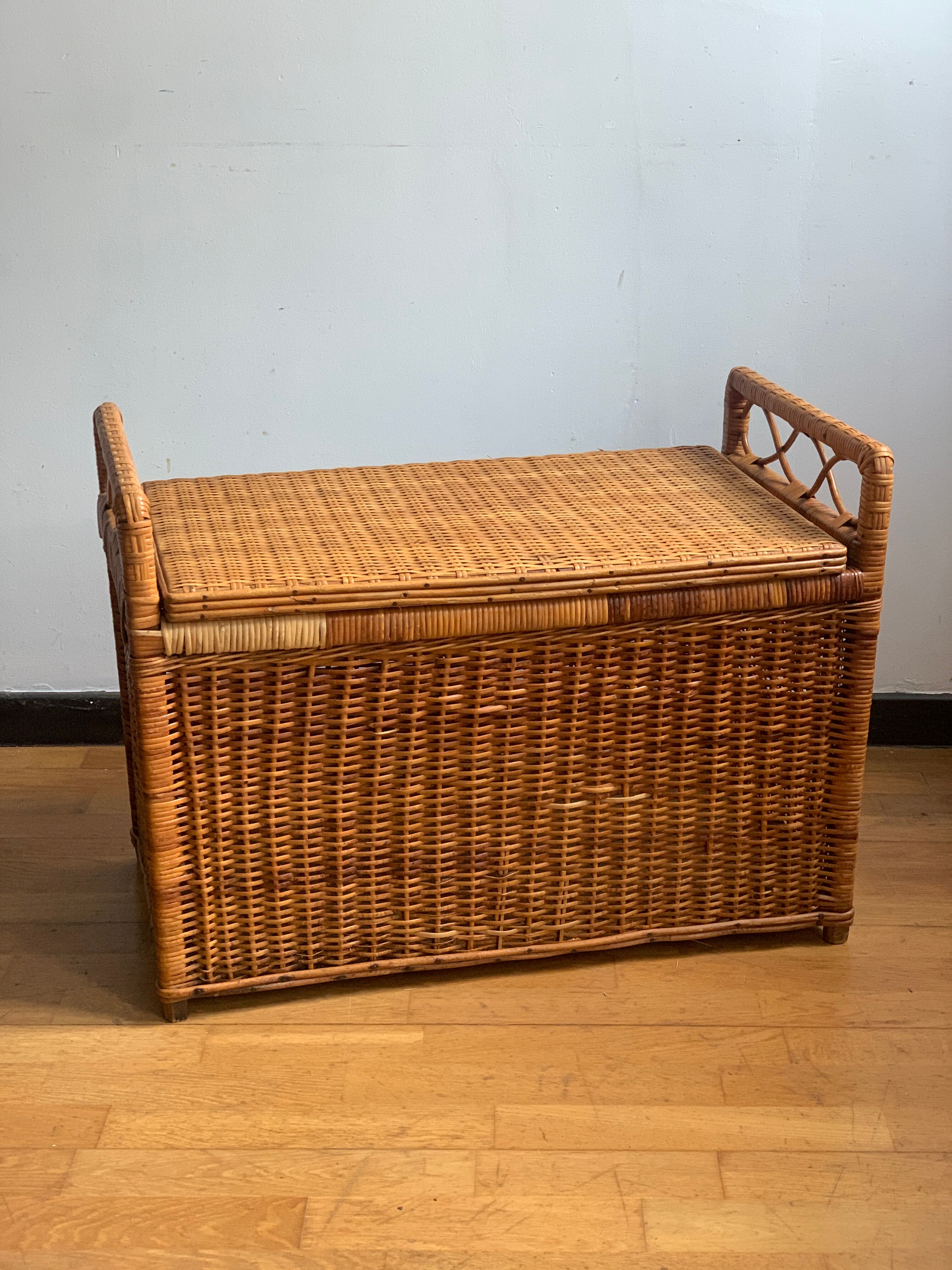 Coffre rotin vintage