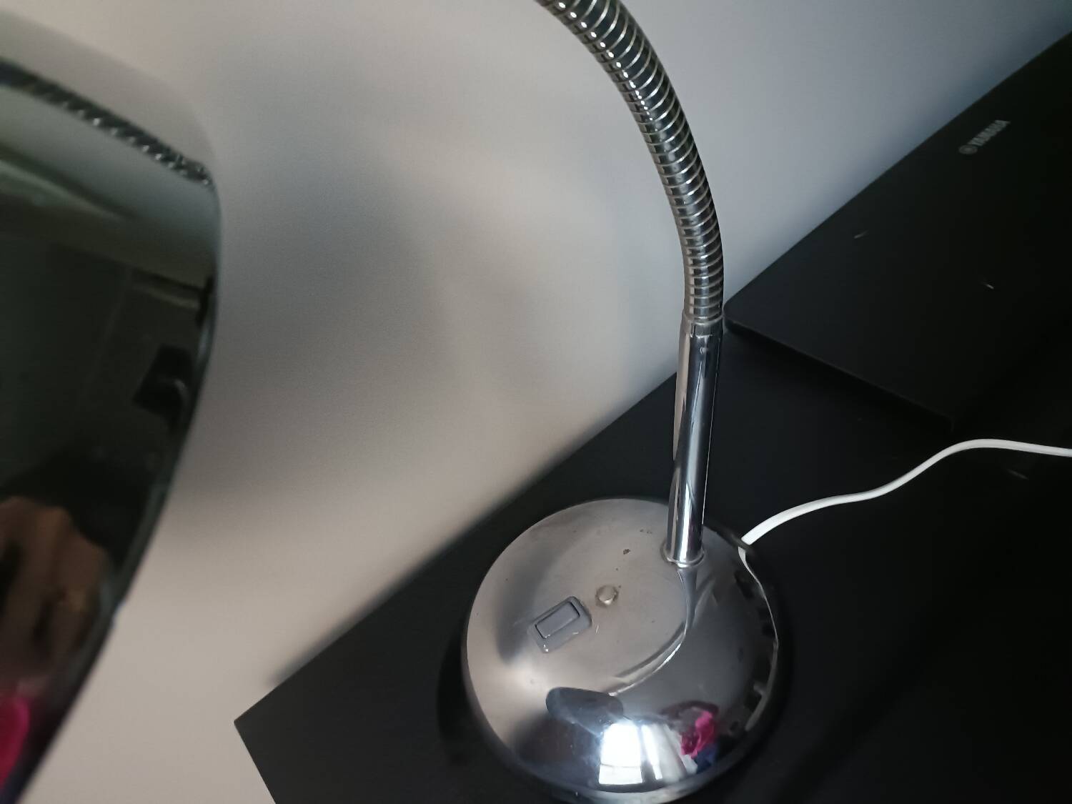 Flexible chrome desk lamp 40'