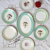 Assiettes plates anciennes dépareillées en faïence avec doré accompagnées d'un plat