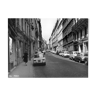 Tirage photographique encadré Paris en 1965 rue pigalle de jour