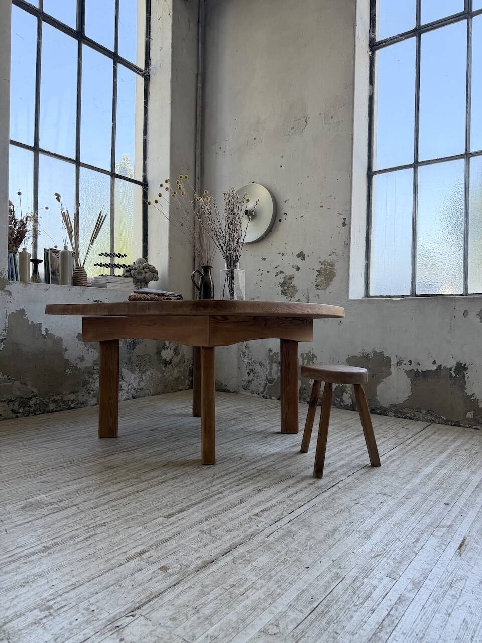 Round XL constructivist table