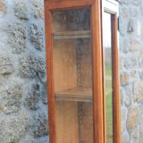 Corner store showcase