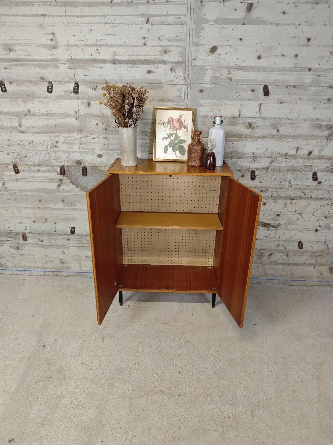 Vintage storage unit