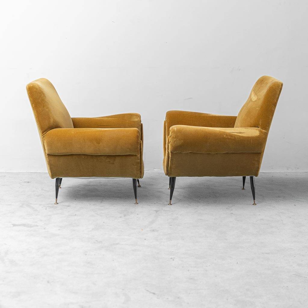 Pair of vintage velvet armchairs in Gigi Radice style – Italian design 1950s