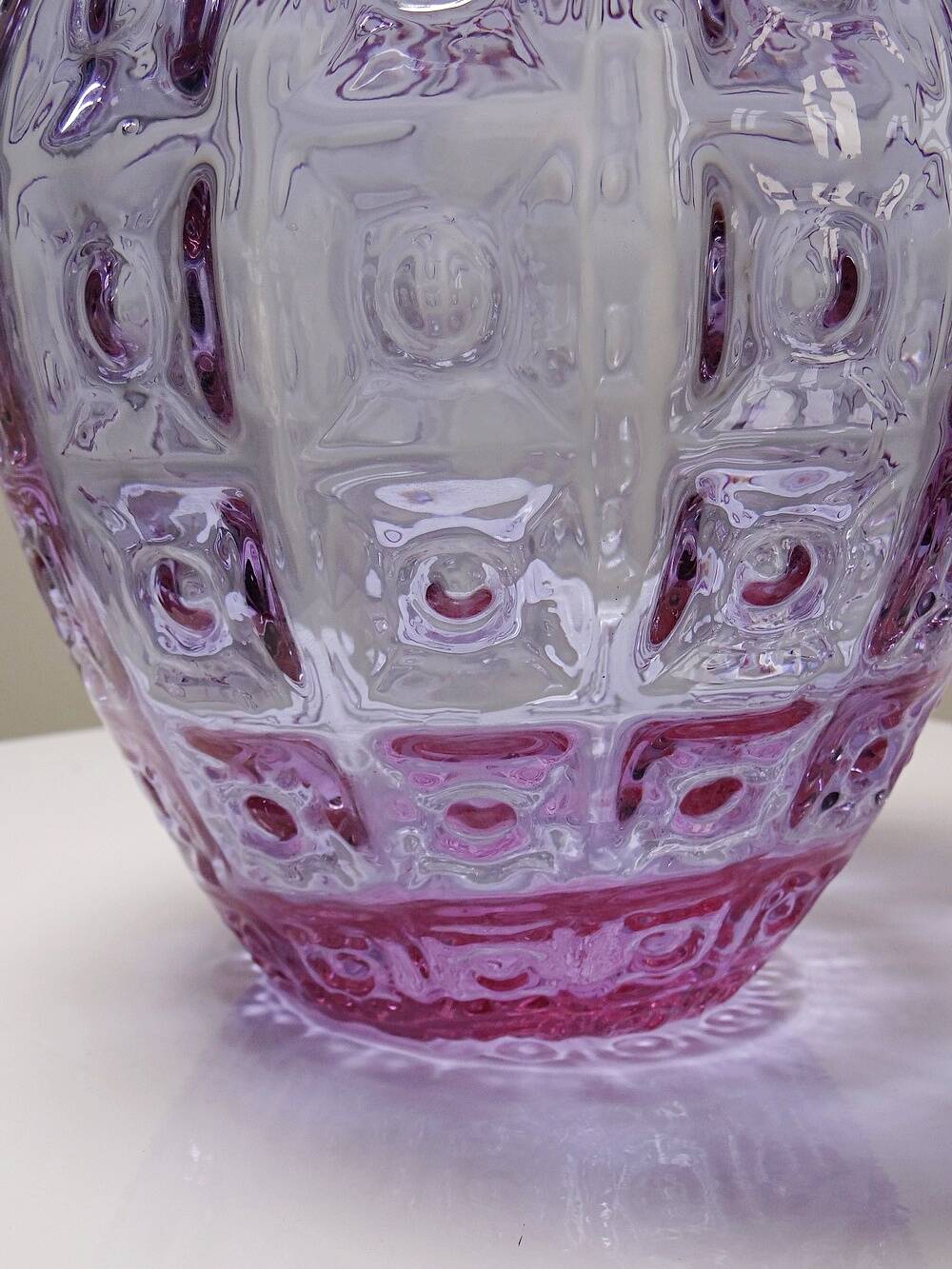 Empoli vase in Alexandrite glass, transitioning from blue to pink, large textured model from the years.