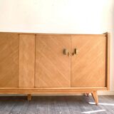 Sideboard with compass feet