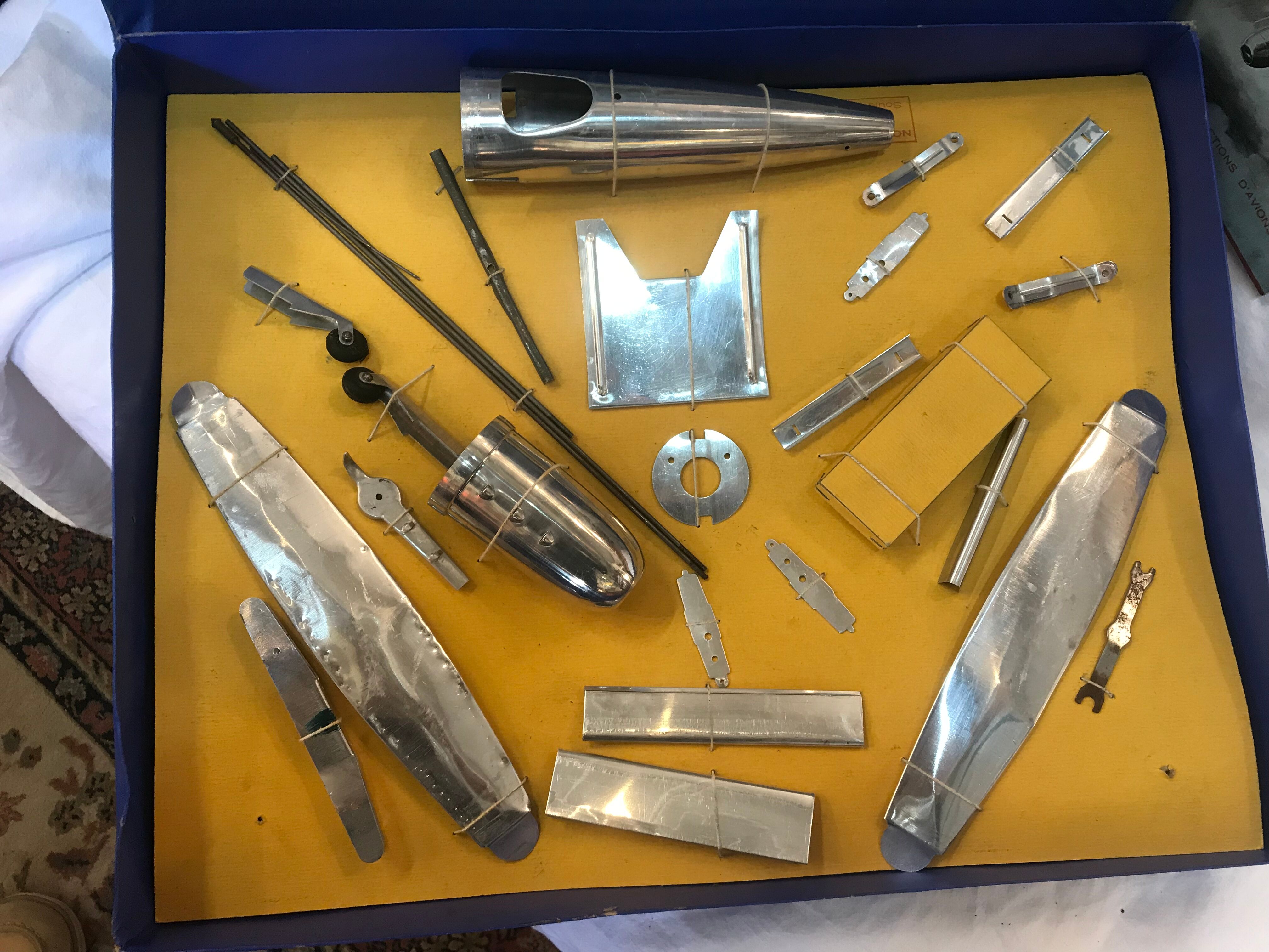 Model airplane AVIADYP