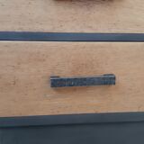 Furniture counter with graphite and wood drawers