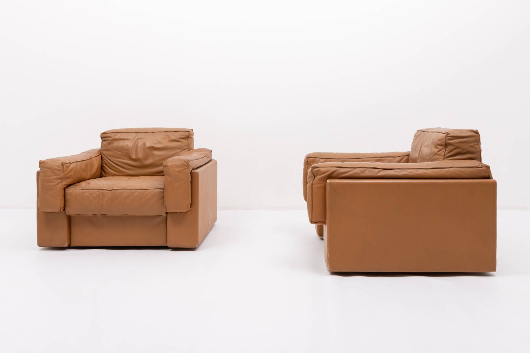Fauteuils club italiens modernes en cuir cognac