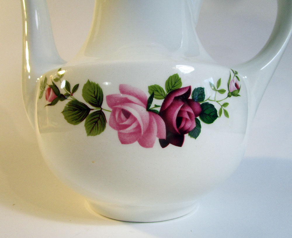 Gien's earthenware coffee maker