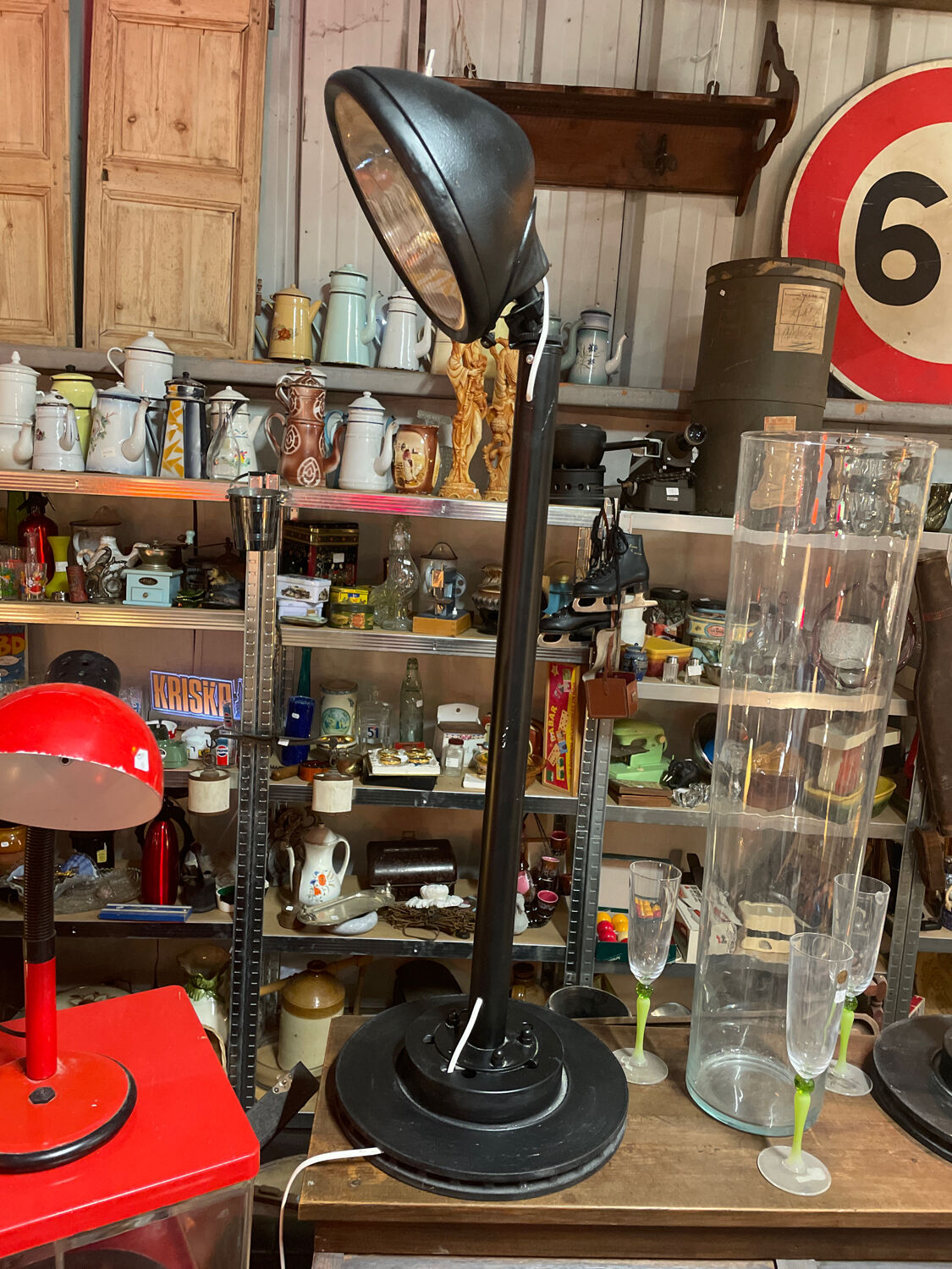 Vintage car headlight lamp mounts in lamp