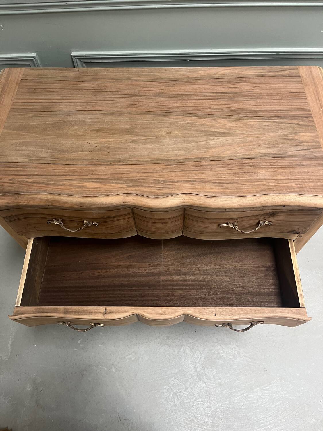 Shabby chic chest of drawers