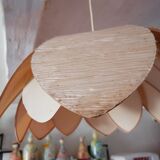 Vintage corolla petal flower suspension