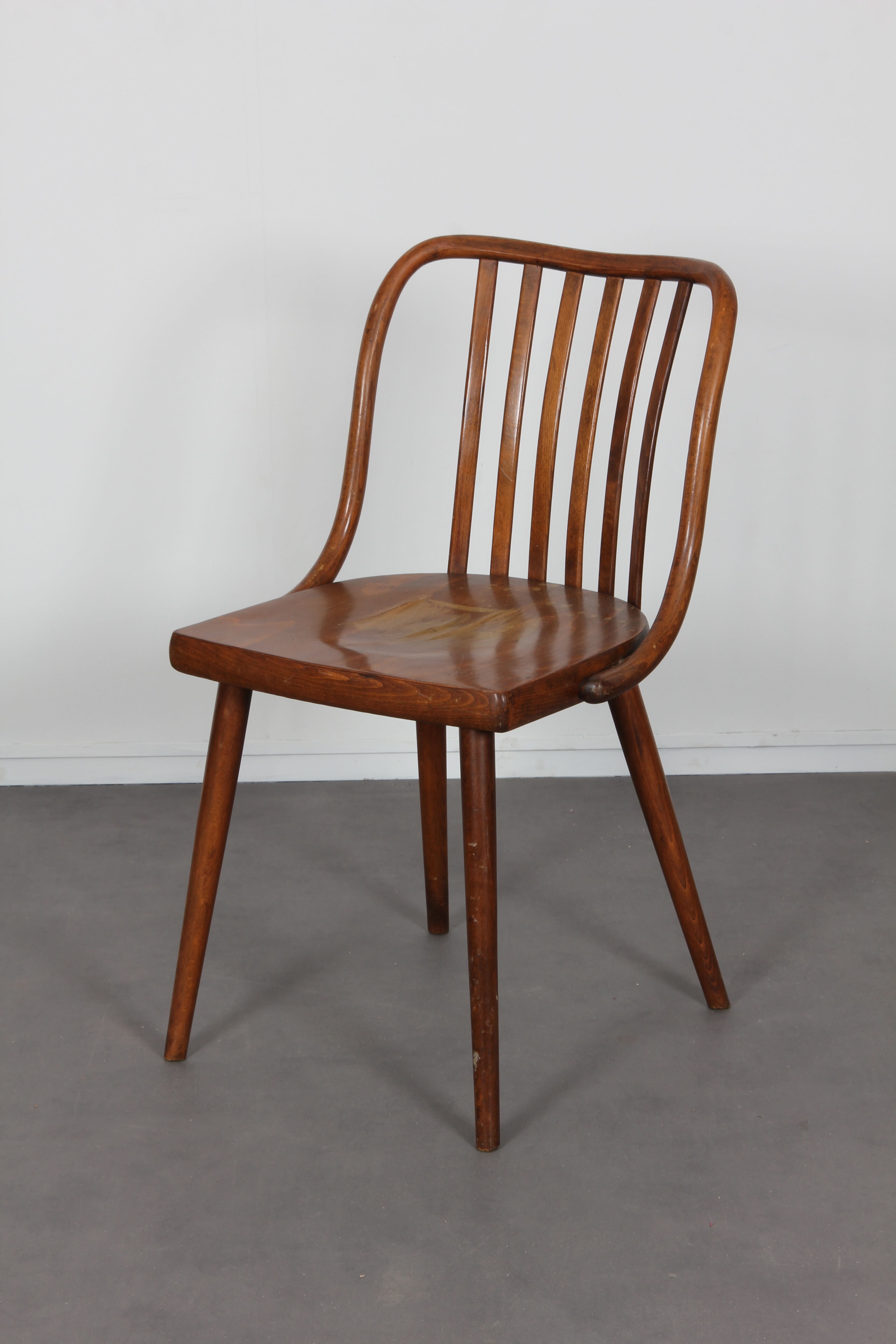 Chaise vintage en bois par Antonin Suman, 1960