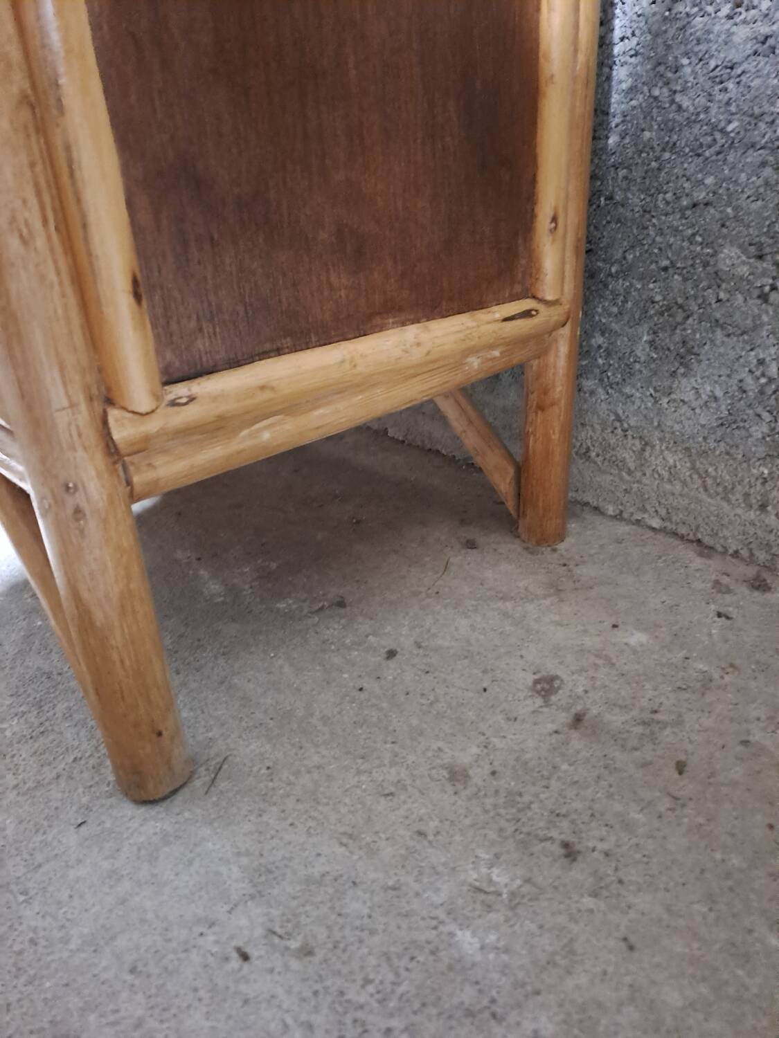 Étagère en rotin