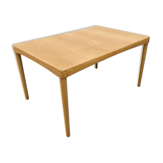 Vintage Danish Extendable Oak Dining Table by H.W. Klein for Bramin, 1960s.
