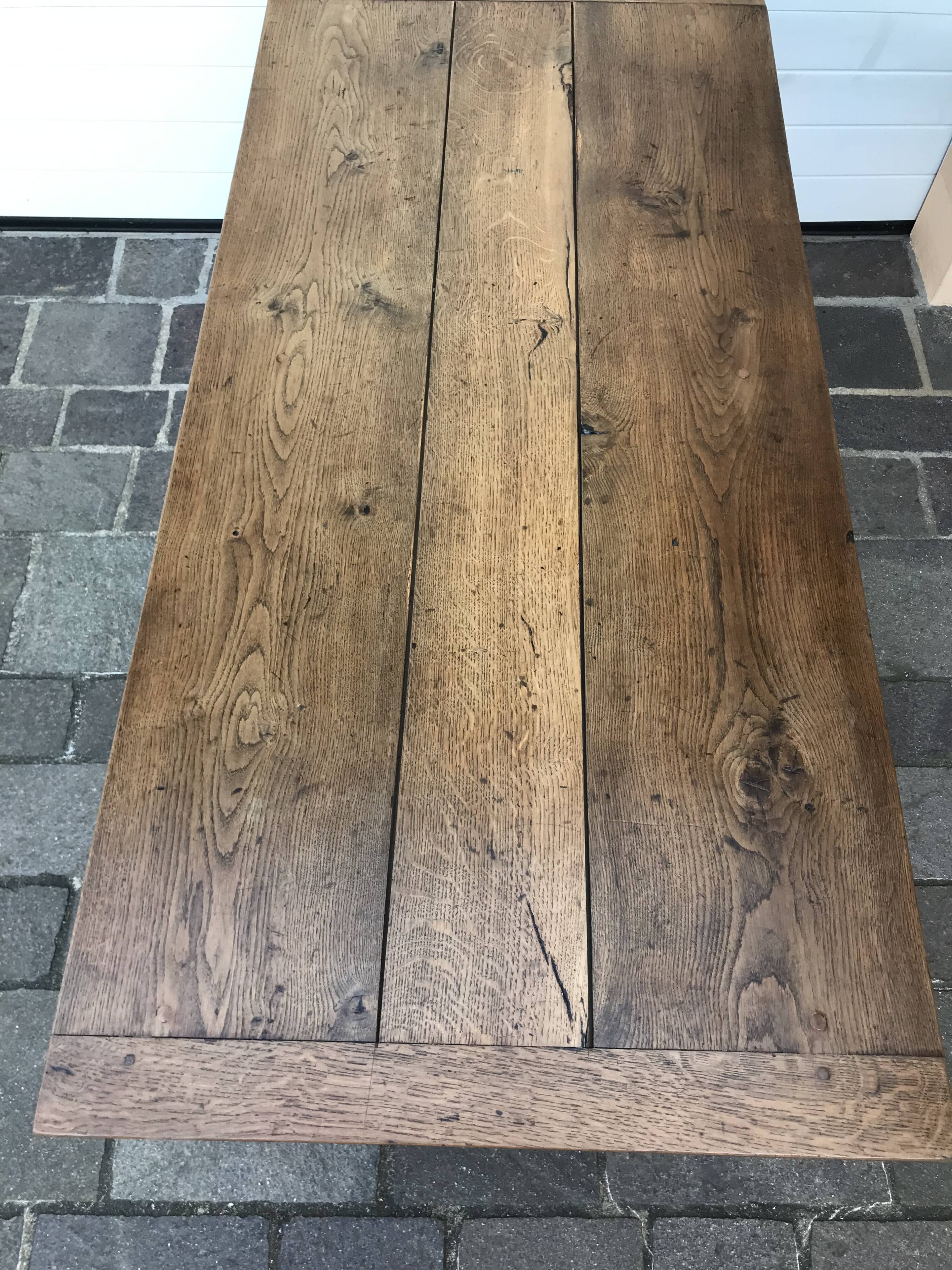 Farm table