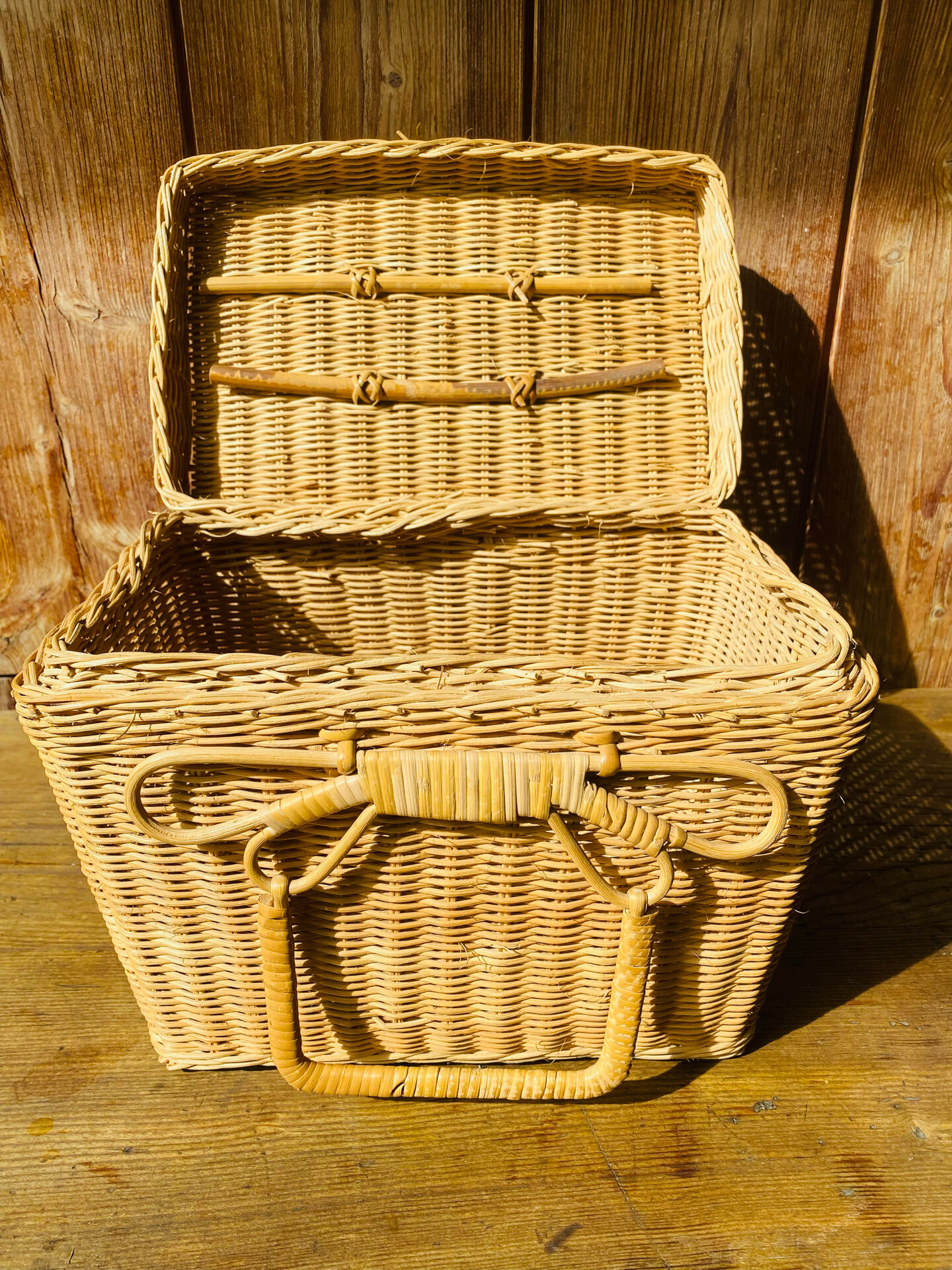 Valisette en rotin vintage