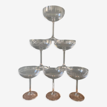 Series of 6 champagne glasses in engraved glass