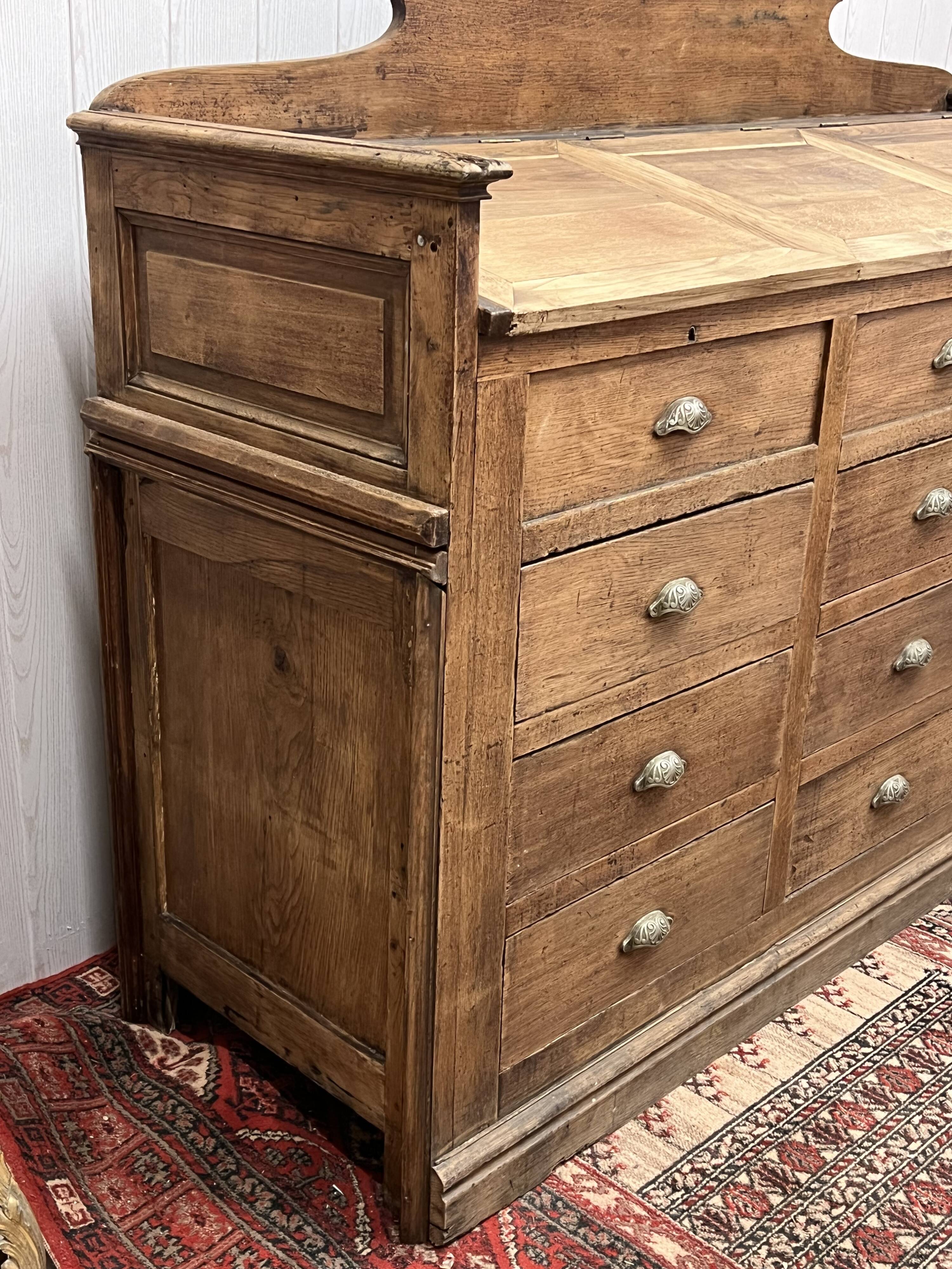 Meuble de métier/ meuble à tiroir