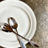 Plat rond en porcelaine blanche et dorée