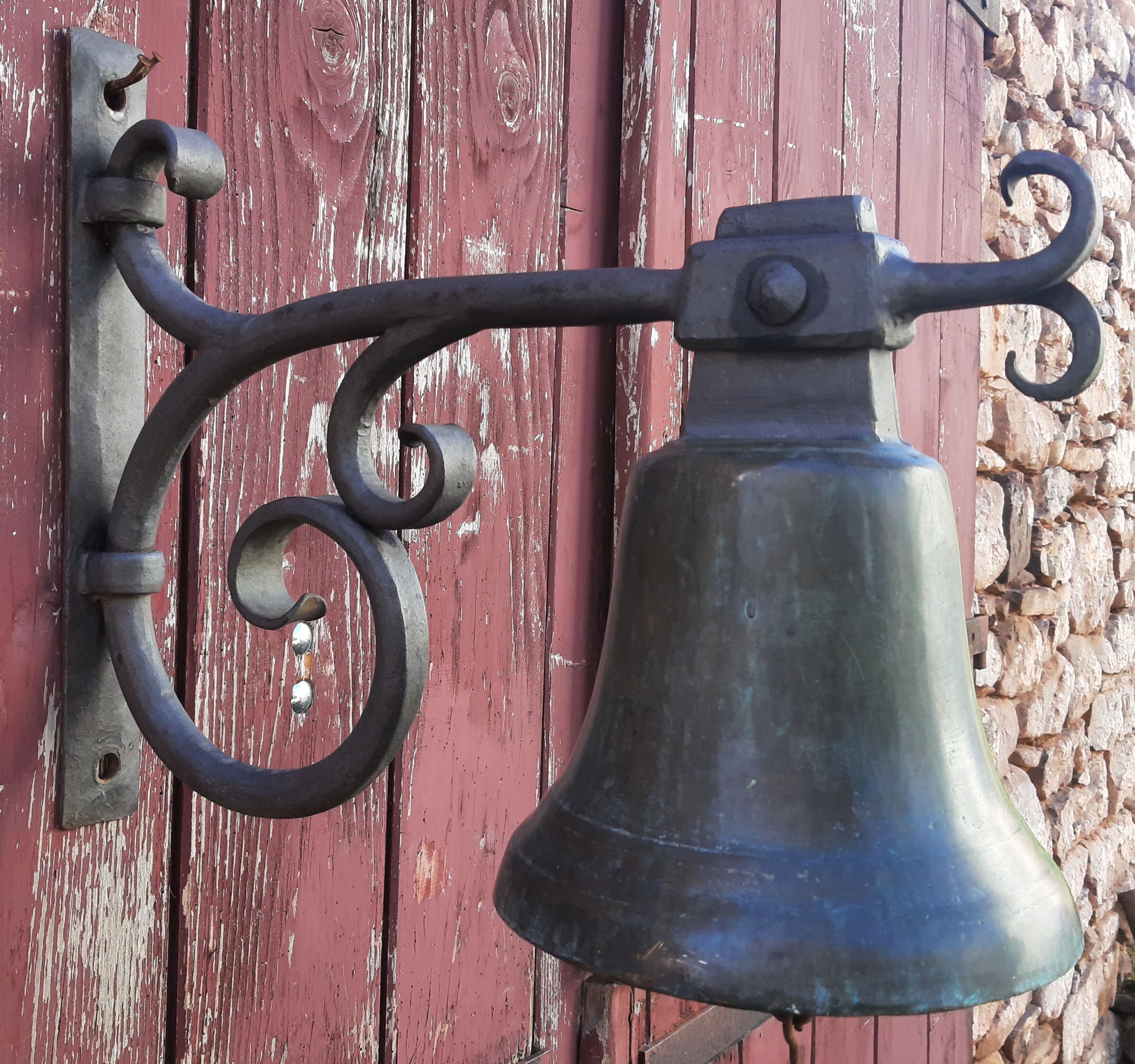 Wall bell