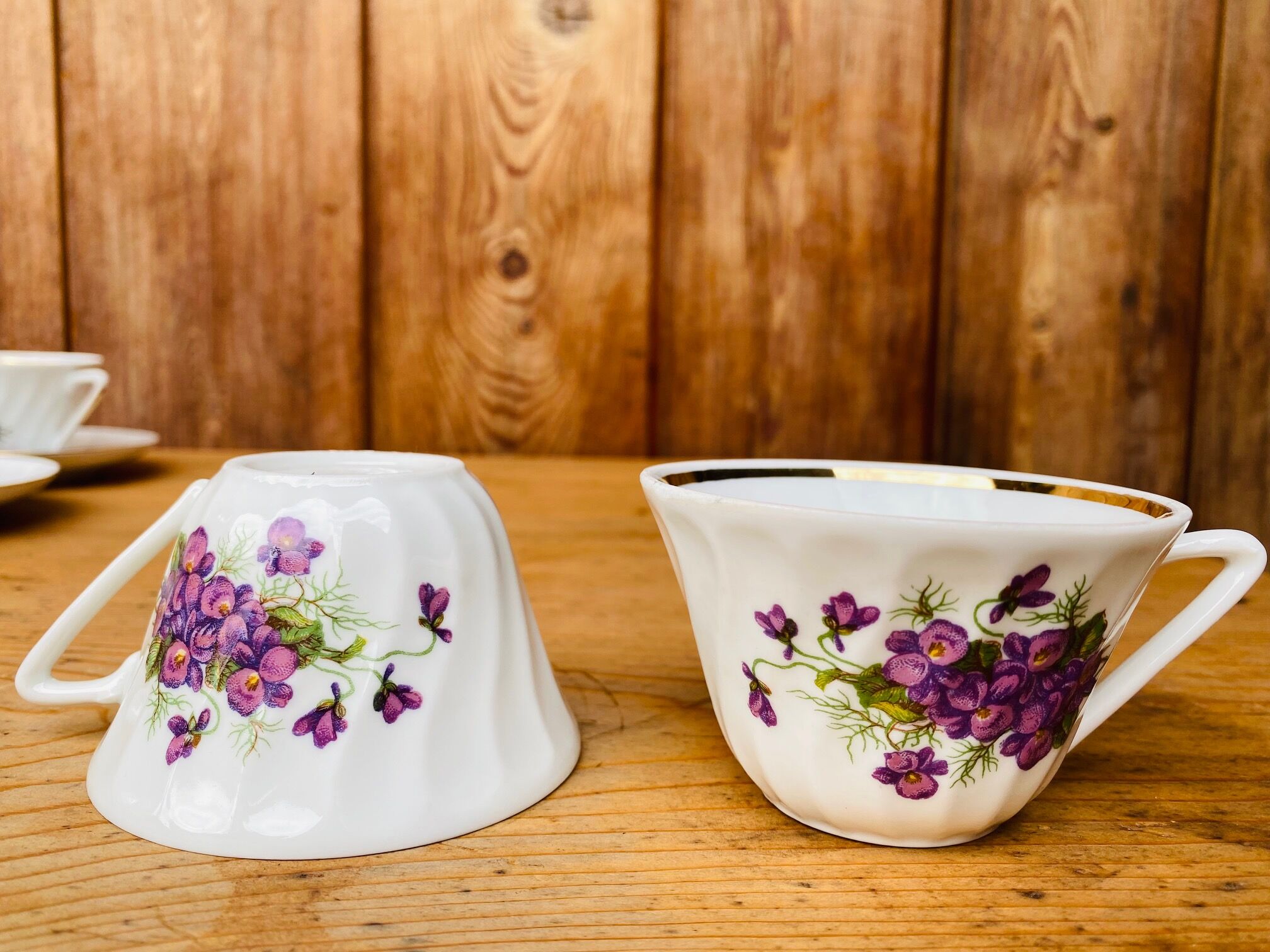 Set of 6 cups and under coffee cups in fine porcelain from Chauvigny, made in France.