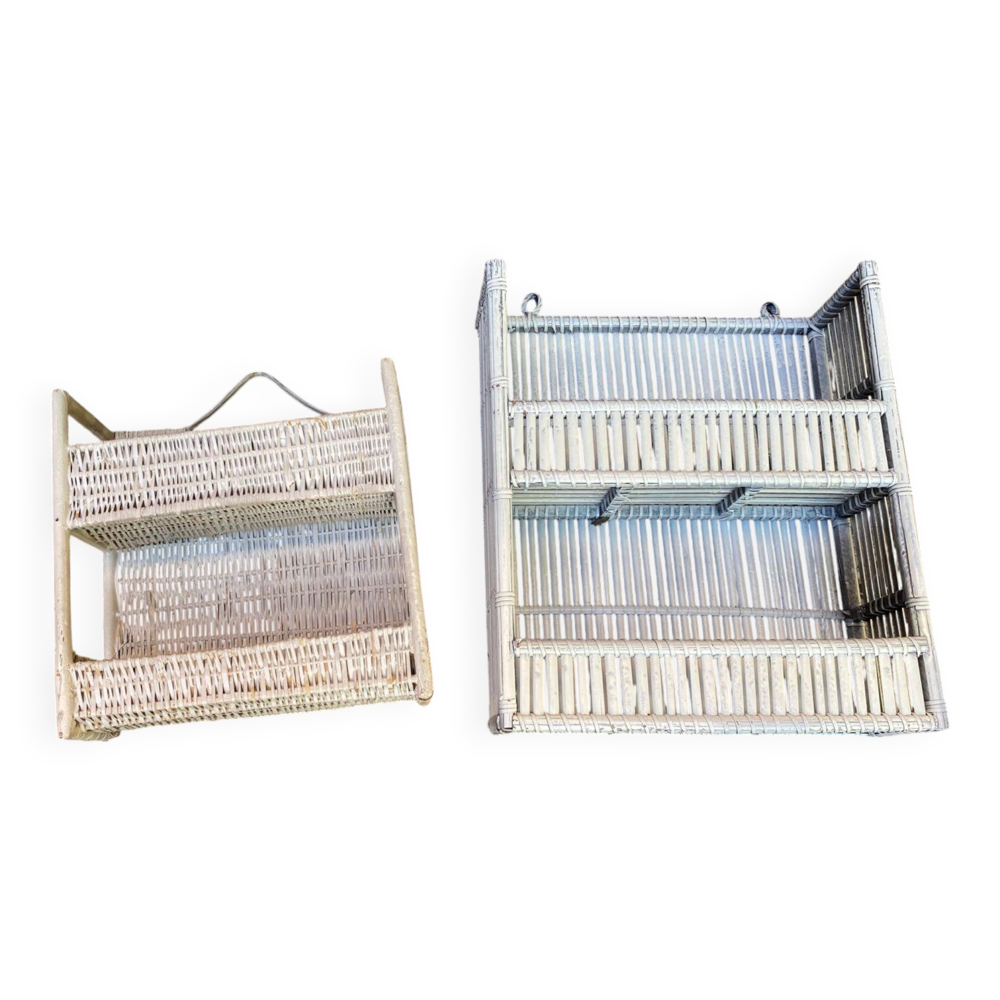 Set of 2 white rattan/wicker wall shelves – Vintage & shabby chic decor